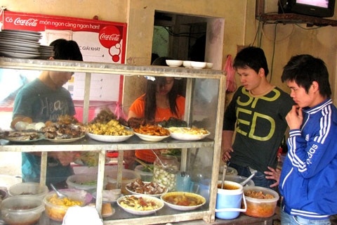 Com 'bao no' uop hoa chat Trung Quoc o Sai Gon hinh anh