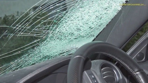 Sieu xe Nissan GT-R vo kinh khi va phai dai bang hinh anh