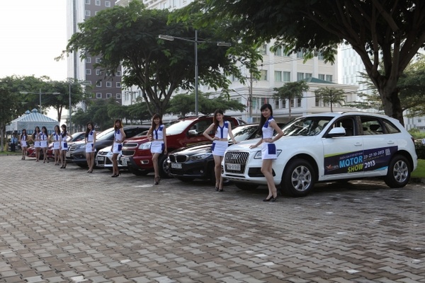 VMS Roadshow soi dong tren pho hinh anh