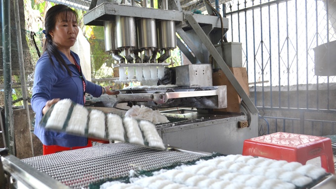 Tu dam me dong nat den sang che may lam banh hoi hinh anh