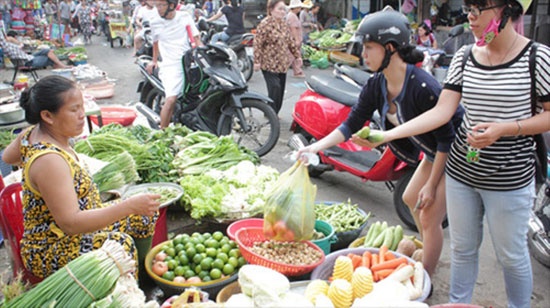 Sau 2 con bao du, 'bao gia' hanh dan mien Trung hinh anh