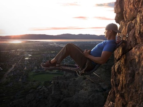 Ngoi tren vach nui cao 106m hinh anh