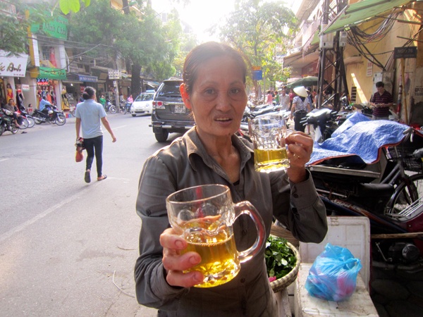 Nguoi ban che xanh kieu la doi tai Ha Noi hinh anh
