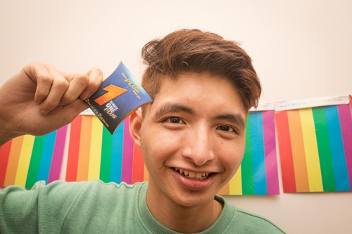 9x ban bao cao su online cho nguoi dong tinh hinh anh