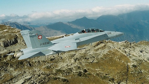 May bay chien dau Thuy Si no tung hinh anh