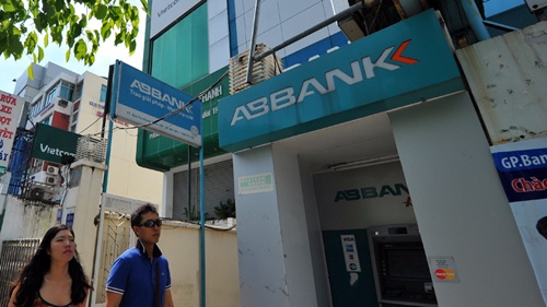 1km co 16 ngan hang o Sai Gon hinh anh