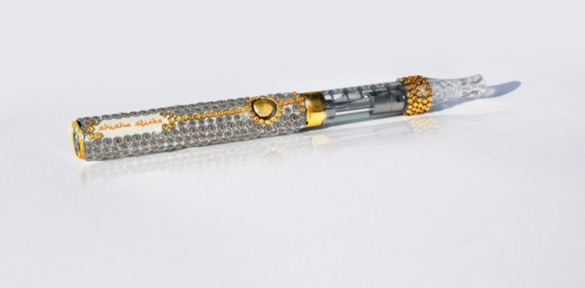 Dai gia chi 18 ty mua tau thuoc nam kim cuong tang nguoi yeu hinh anh