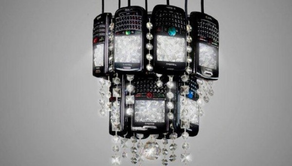 Bien BlackBerry thanh den chum doc dao hinh anh