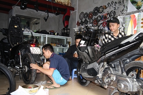'Phau thuat tham my' cho xe may hinh anh