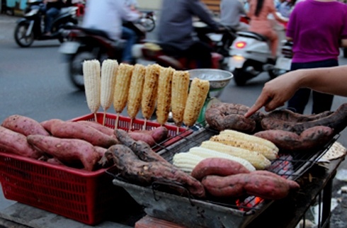 Kiem nua trieu dong moi dem nho ngo, khoai nuong hinh anh