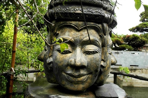 Khong gian que doc dao o sieu dinh thu dai gia Tram Be hinh anh