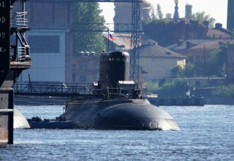 Nga chuyen giao trung tam huan luyen tau ngam cho Viet Nam hinh anh