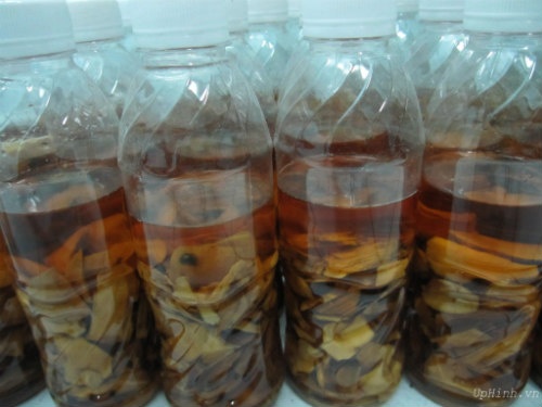 Da phong rop vi lam dep bang ruou ngam thao duoc hinh anh