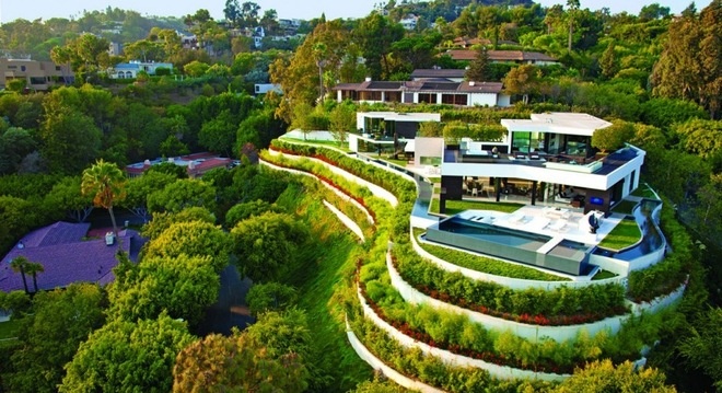 Can biet thu doi dep 'hut hon' tai California hinh anh