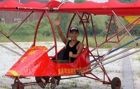 Nhung sieu xe, may bay, tau ngam dac biet do nong dan tu che hinh anh