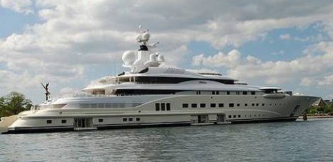 10 vat pham dat do nhat tung duoc ban qua mang hinh anh