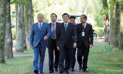 Tong thong Putin: Quan he Nga - Viet vo tu, khong vu loi hinh anh