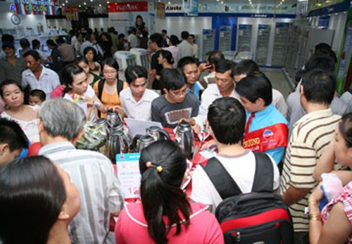 Dien may cau khach bang khuyen mai ao hinh anh