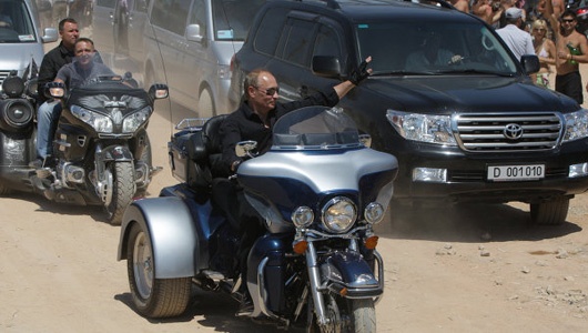 Tong thong Putin - vi nguyen thu thich lai xe hinh anh