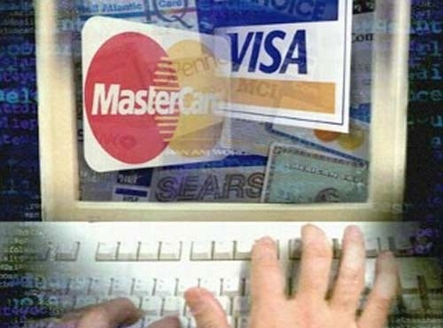 Chieu tro 'cuop' the ngan hang trong tui nguoi khac hinh anh