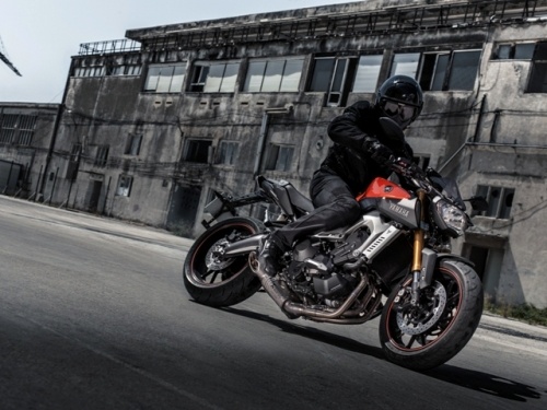 'Con do duong pho' Yamaha FZ-09 hinh anh