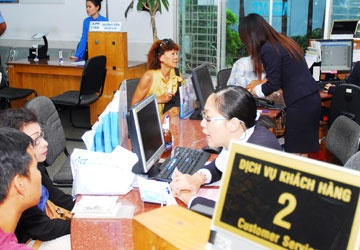 Ngan hang do quan tim khach le hinh anh