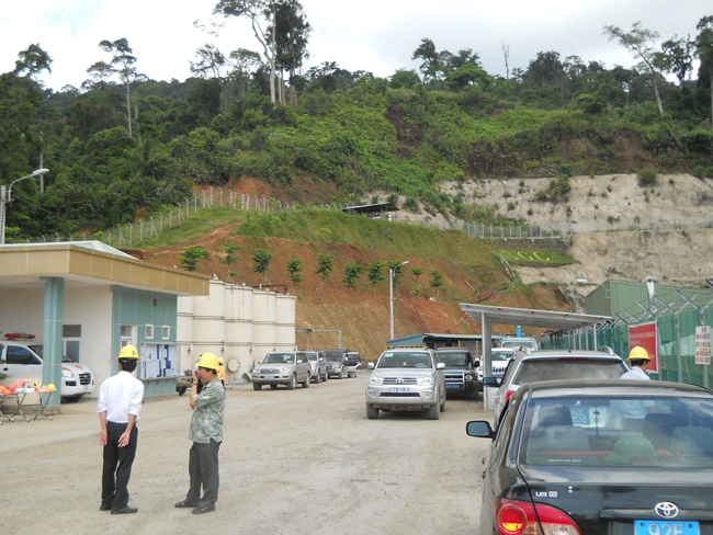 Hai cong ty vang lon nhat nuoc tam dung hoat dong hinh anh