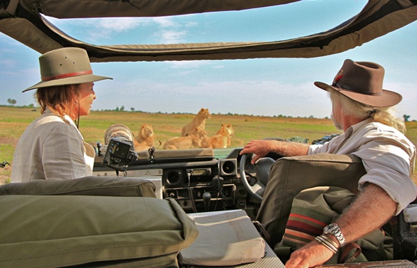 Nghe san anh su tu cua cap vo chong gia hinh anh