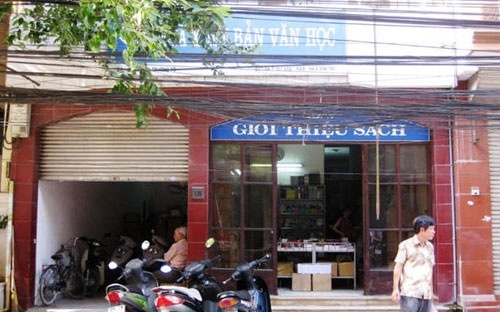 Thue 80.000 dong/m2 dat, 6 'ong lon' xuat ban van cau cuu hinh anh