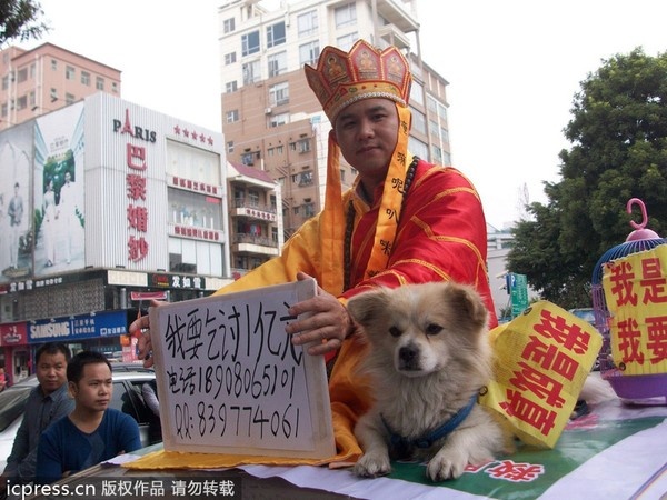 Duong Tang om cho, cuoi xe hop dao pho hinh anh