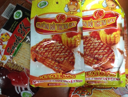 Suon bo hao hang 1.000 dong/goi tan cong truong hoc Ha Noi hinh anh