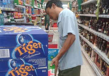 Gia bia thi nhau tang hinh anh