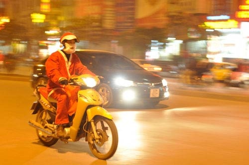 Dich vu chuyen qua dip Noel bat dau chao gia hinh anh