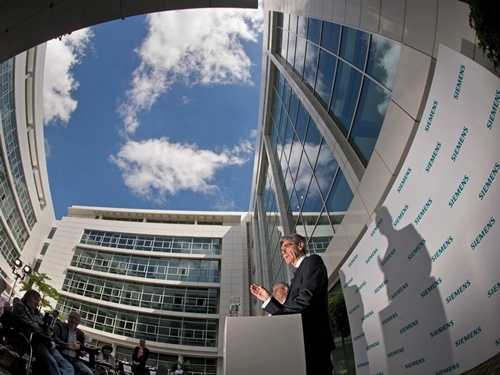 15 cong ty co nhan vien hanh phuc nhat hinh anh