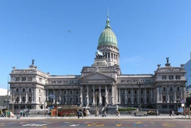 Nuoc nao 'doi so' ve xep hang tin nhiem quoc gia? hinh anh