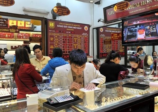 Mua cuoi cuu thi truong vang hinh anh