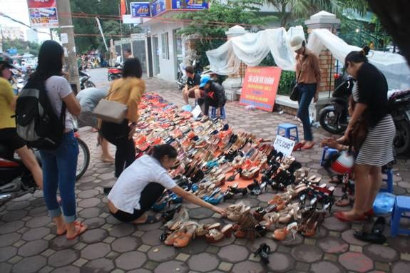 Vi, that lung, giay da gia re: Do hang ma hinh anh