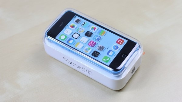 Ton kho nhieu, iPhone 5c giam gia soc tai My hinh anh