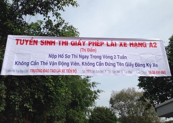 Ruc rich to chuc thi bang A2 cho xe phan khoi lon tai SG hinh anh