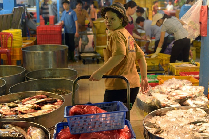 '77 viec phu nu khong duoc lam': Khong phu hop thuc te hinh anh