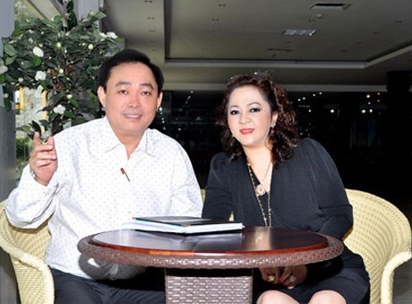 Vo ong Dung 'lo voi' tang 50 ty cho Quy bao tro tre em hinh anh