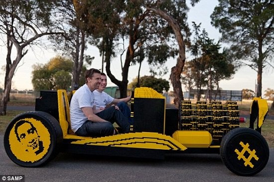 O to Lego dau tien co the chay tren pho hinh anh