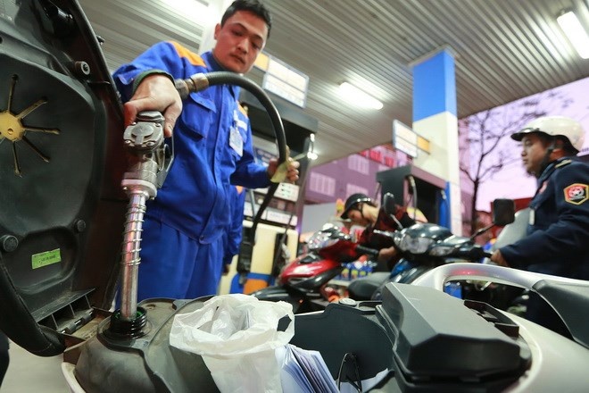 Xang dau tang gia: Ganh nang 'de' len DN va nguoi dan hinh anh