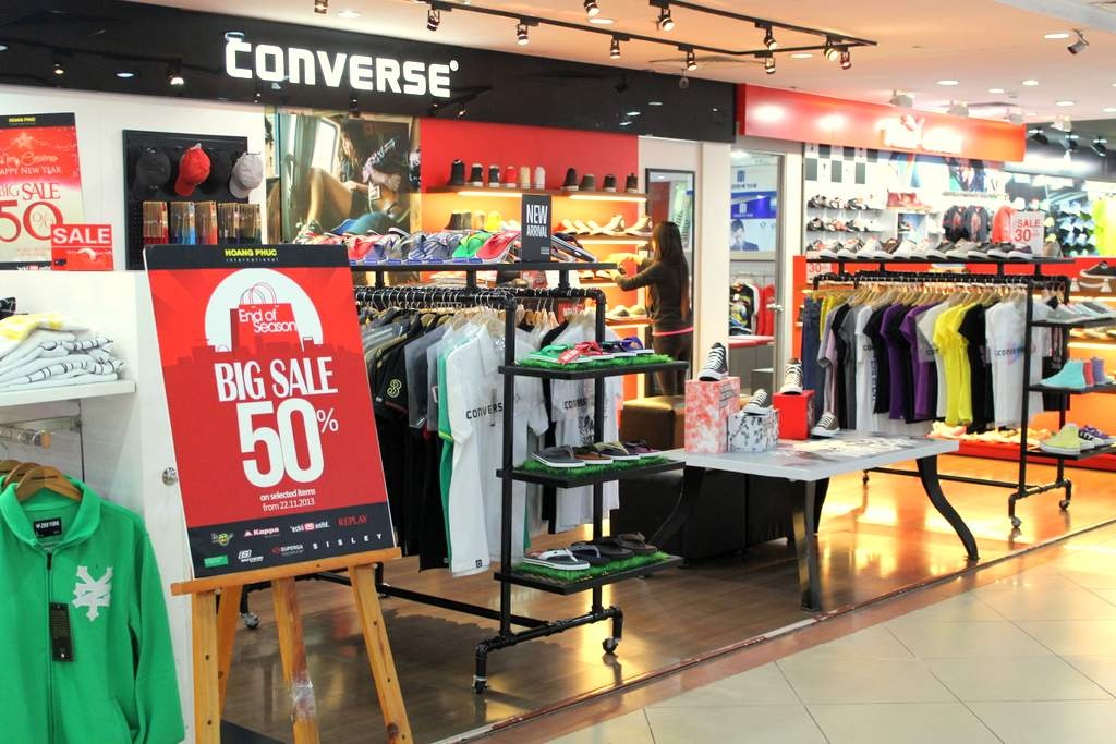 Hang hieu e am mua mua sam sieu khuyen mai hinh anh