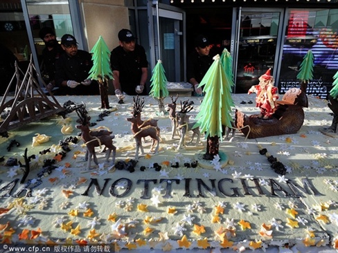 Chiec banh Giang sinh nang hon 700 kg hinh anh