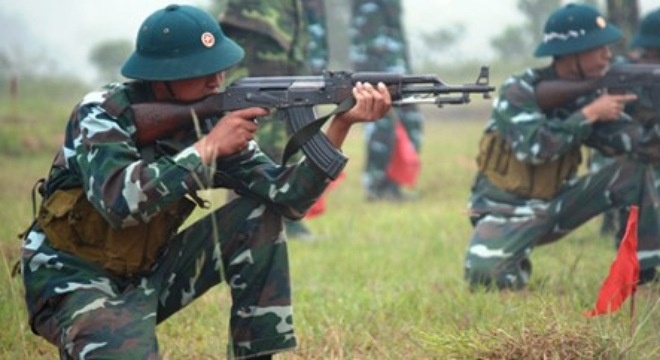 Vi sao linh My trong chien tranh VN thich AK-47 hon M16? hinh anh