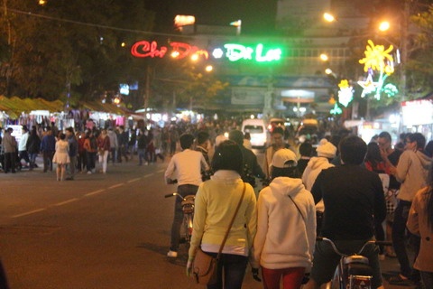 Nhung manh chem du khach cua co du lich Da Lat hinh anh