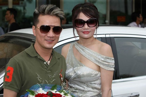 Dai gia pho nui: Ra nuoc ngoai kiem tien ve dao showbiz hinh anh