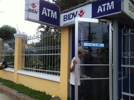 Chua Tet, ATM da dong loat loi mang hinh anh