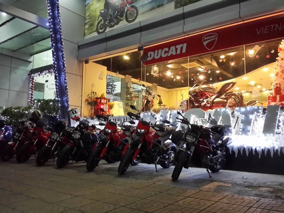 Ducati Hyperstrada chinh phuc Phan Thiet hinh anh